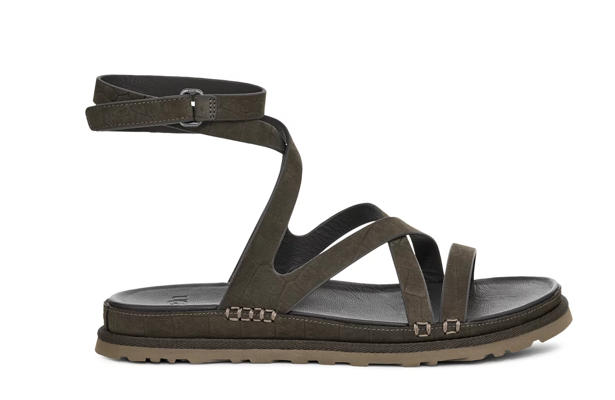 ELSA HOSK & RINA SAWAYAMA CELEBRATE SIGNATURE FEEL OF UGG WITH NEW SPRING STYLES